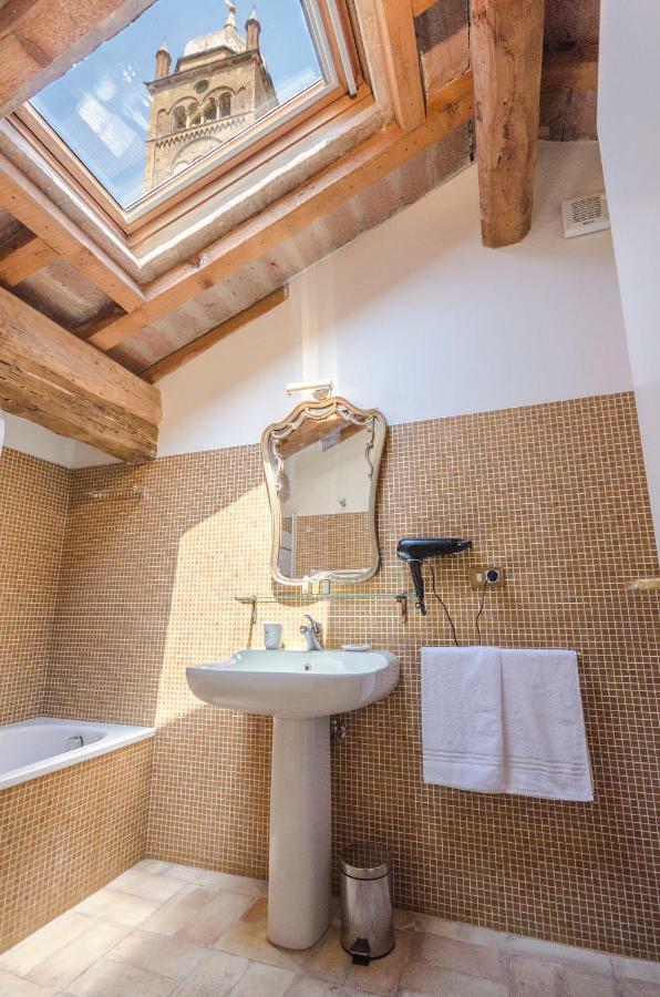 Altabella Panoramic Terrace Apartment Bologna Bagian luar foto